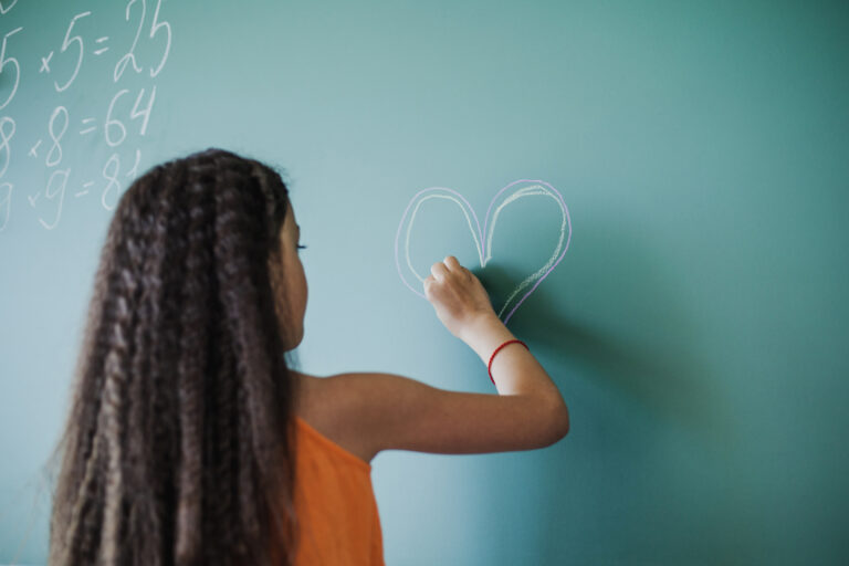 Educação socioemocional conecta escola e mercado na formação dos profissionais do futuro