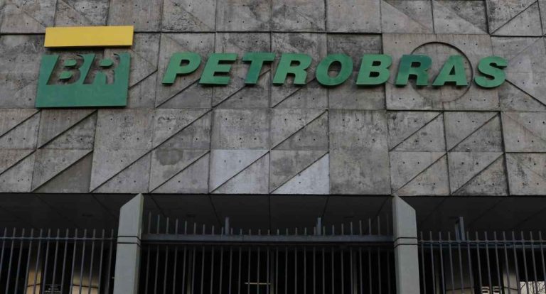 Novos concursos da Petrobras prometem 1.200 vagas e salários de até R$ 11 mil em 2026.
