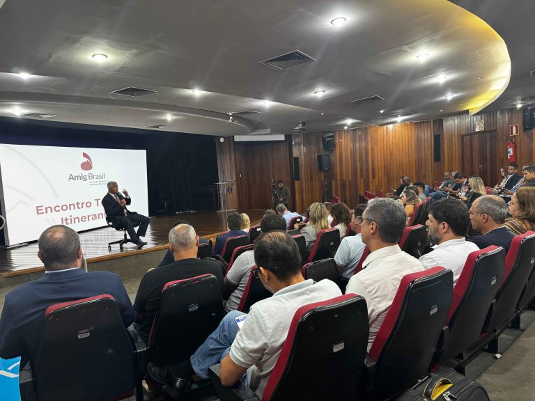 Gestores municipais debatem legalidade da aplicação da CFEM e nova norma do TCE-MG em encontro técnico da AMIG Brasil