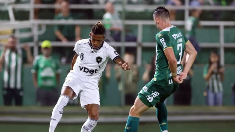 Botafogo e Chapecoense se enfrentam: tudo sobre as escalações e onde acompanhar a partida