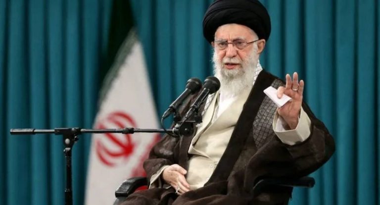 Ali Khamenei é confirmado morto e Irã decreta 40 dias de luto