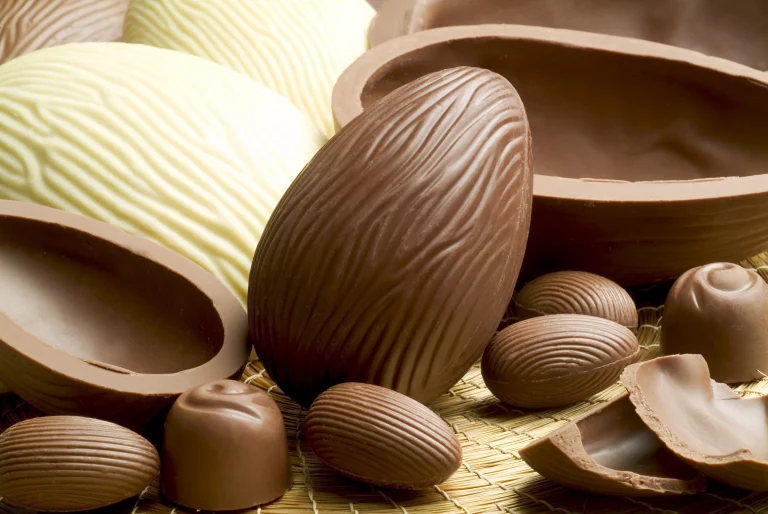 Páscoa repleta de chocolate? Dicas para manter a pele saudável e evitar a acne!
