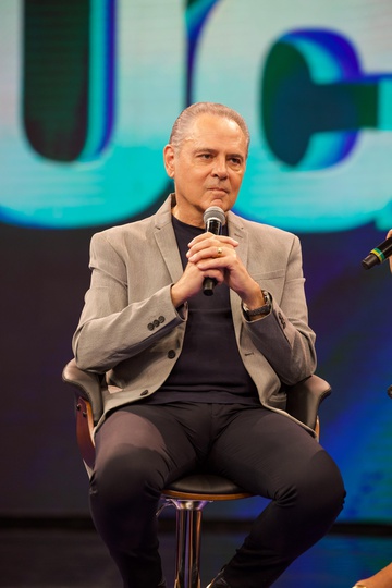 Luis Roberto dá início à luta contra câncer cervical: “No dia 01, conquistamos a vitória
