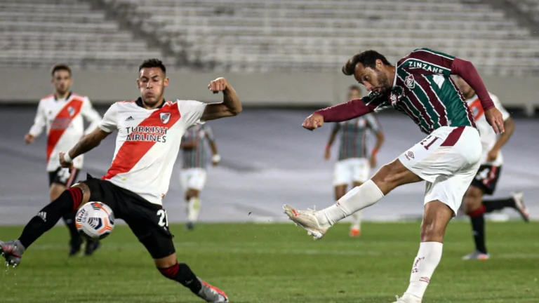Fluminense tenta reviver glórias passadas em busca da permanência na Libertadores