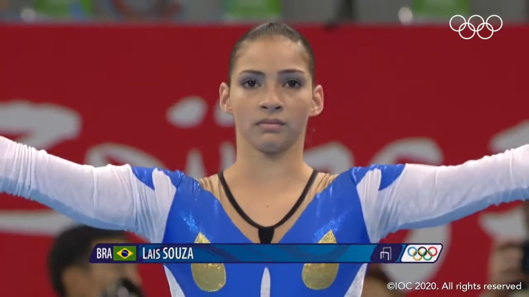 Lais Souza faz emocionante homenagem a Tatiana Sampaio em pé, desafiando limitações