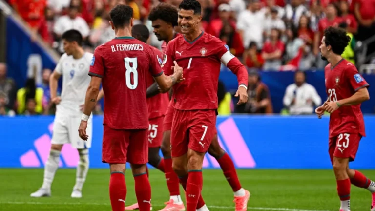 Portugal vence Uzbequistão de forma contundente, e Cristiano Ronaldo marca seu nome na história da Copa