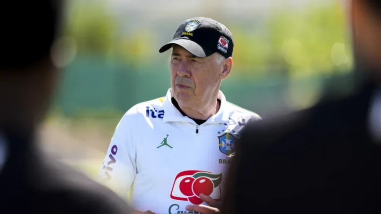 Ancelotti expressa tristeza pela eliminação, mas reafirma compromisso com a Seleção
