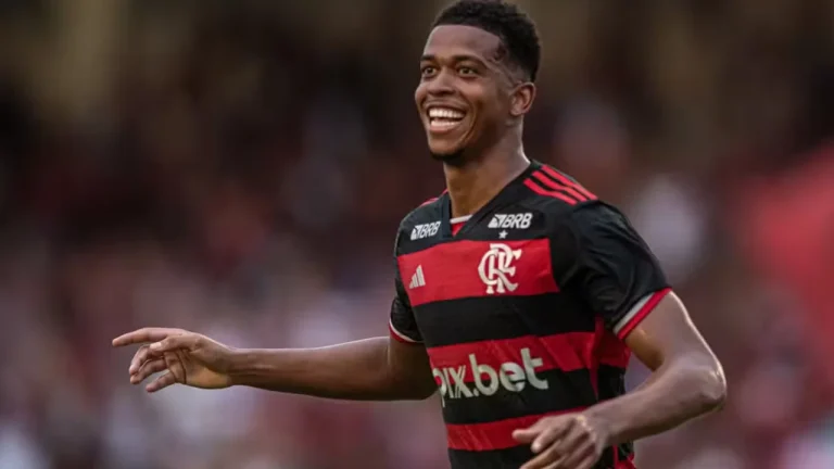 Carlinhos é cedido pelo Flamengo ao Athletic para disputar a Série B