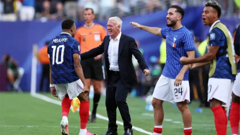 França goleia Suécia com dois gols de Mbappé e se aproxima do recorde de Messi em Copas