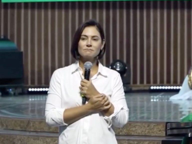 Michelle Bolsonaro deixa hospital após tratamento para dor de cabeça, confirma instituição médica