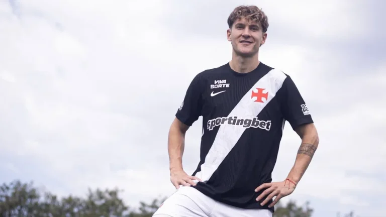 Vasco oficializa Facundo Colidio como seu novo atacante nº 9