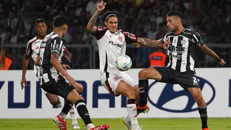Flamengo avança sem derrotas à semifinal da Libertadores e se prepara para desafio em La Plata