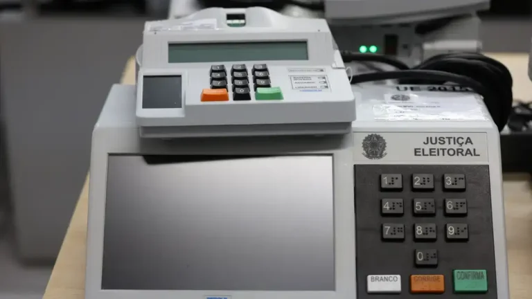 Primeiras Urnas Abertas: Confira os Votos para Presidente no Exterior
